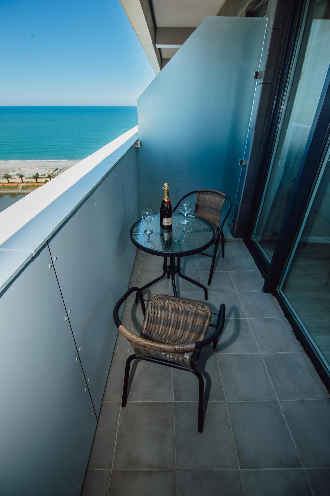 Your Sunshine Apartments Batumi Exterior foto